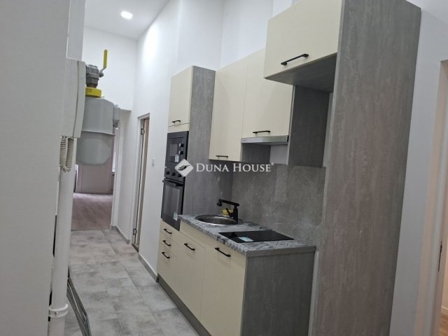 Eladó téglalakás, Budapesten, VII. kerületben 69.5 M Ft