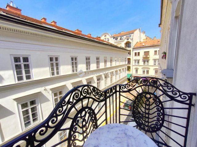 Kiadó téglalakás, albérlet, V. kerületben, Molnár utcában