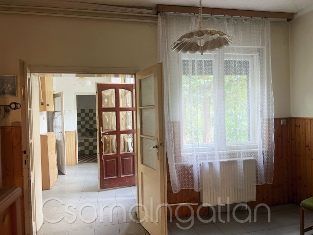 Eladó családi ház, Bősárkányon 39 M Ft, 3 szobás