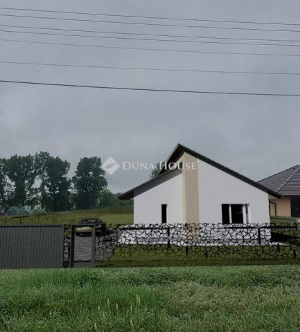 Eladó családi ház, Hernádon 79.99 M Ft, 4 szobás