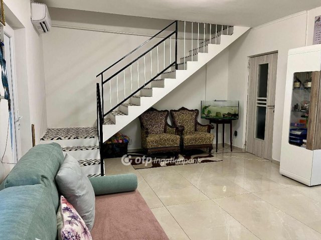 Eladó ikerház, Cegléden 59.9 M Ft, 2 szobás