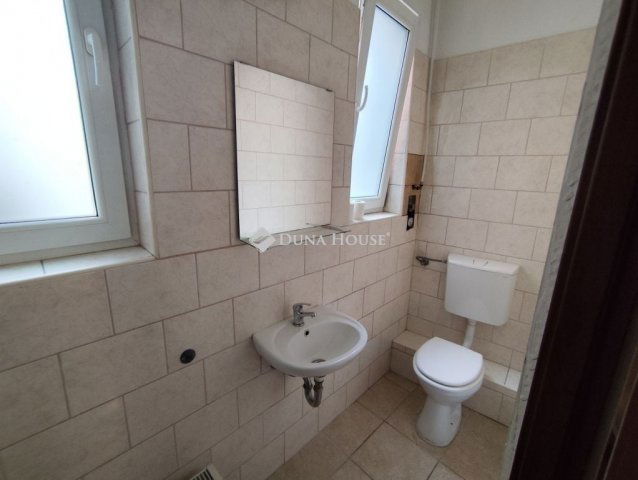 Eladó téglalakás, Budapesten, VI. kerületben 94.9 M Ft, 3 szobás