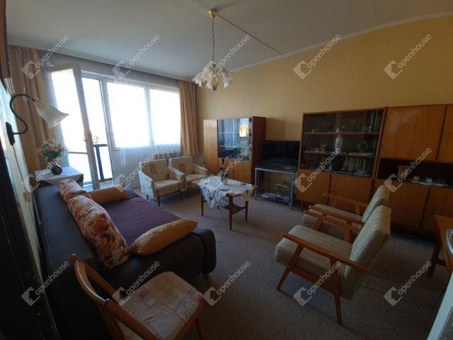 Eladó panellakás, Mosonmagyaróváron 42.99 M Ft, 3 szobás