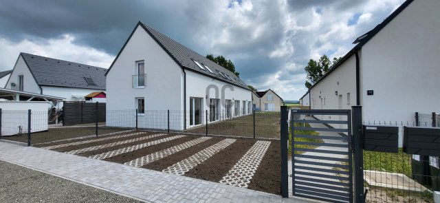 Eladó sorház, Vácon 85.9 M Ft, 4 szobás / költözzbe.hu