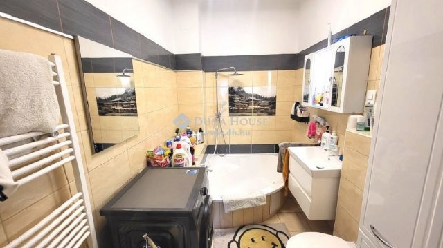 Eladó családi ház, Érden 160 M Ft, 7 szobás