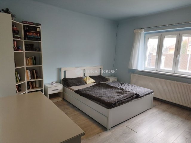 Eladó családi ház, Szigetszentmiklóson 73.5 M Ft, 3 szobás