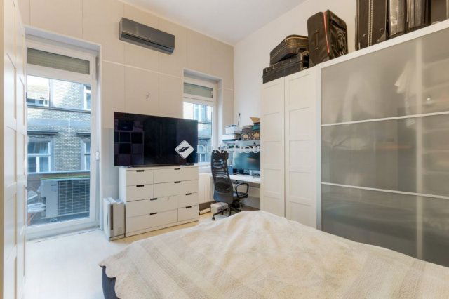 Eladó téglalakás, Budapesten, VII. kerületben 134.9 M Ft