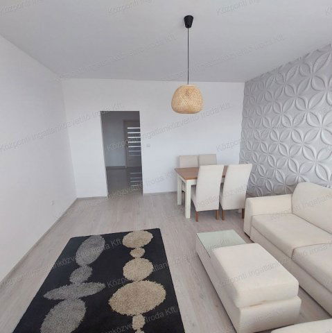 Kiadó panellakás, albérlet, Komáromban 184 E Ft / hó, 2 szobás