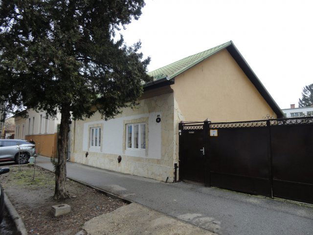 Eladó családi ház, Nyíregyházán 35 M Ft, 3 szobás