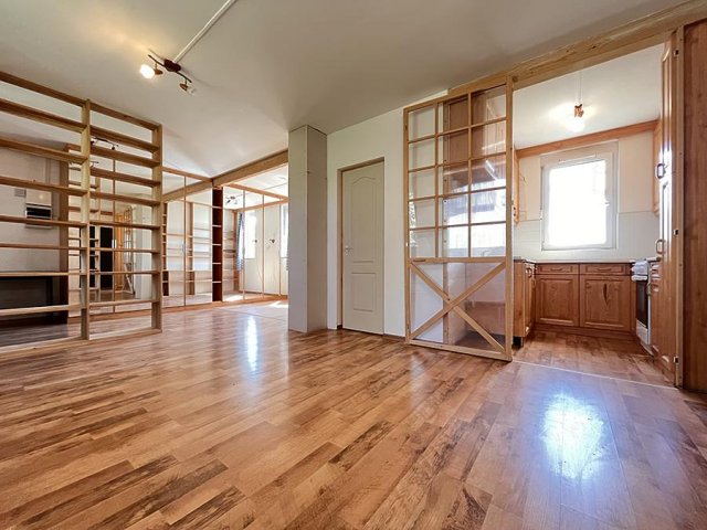 Eladó családi ház, Budapesten, III. kerületben 59.9 M Ft