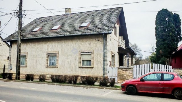 Eladó családi ház, Csurgón 55 M Ft, 6 szobás