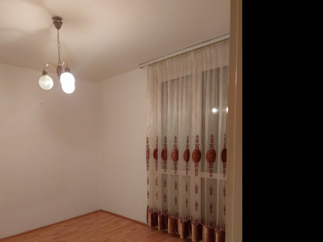 Kiadó panellakás, albérlet, Pécsett, Ajtósi Dürer utcában