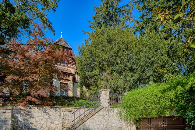 Eladó családi ház, Sopronban, Fenyves soron 399 M Ft, 7 szobás