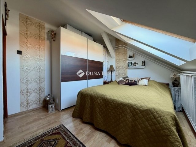 Eladó panellakás, Kecskeméten 58.9 M Ft, 4 szobás