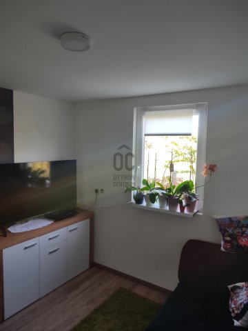 Eladó családi ház, Pécelen 89 M Ft, 4 szobás