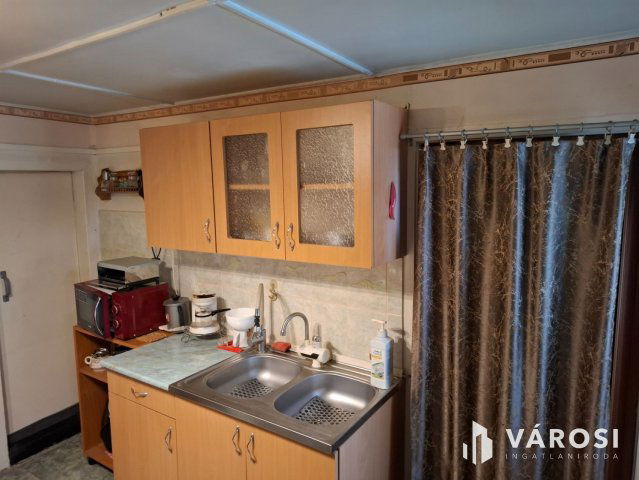 Eladó családi ház, Sümegen 25 M Ft, 1 szobás