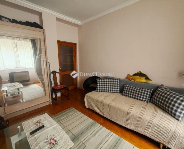 Eladó téglalakás, Békéscsabán 27.9 M Ft, 2 szobás