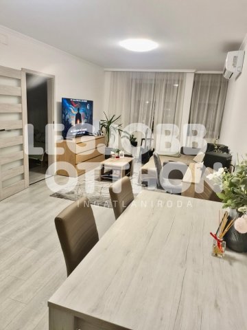 Kiadó téglalakás, albérlet, Cegléden 200 E Ft / hó, 2 szobás