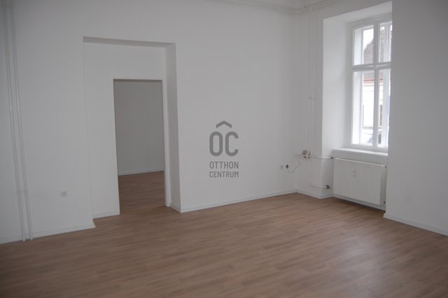 Eladó téglalakás, Kőszegen 74 M Ft, 3 szobás