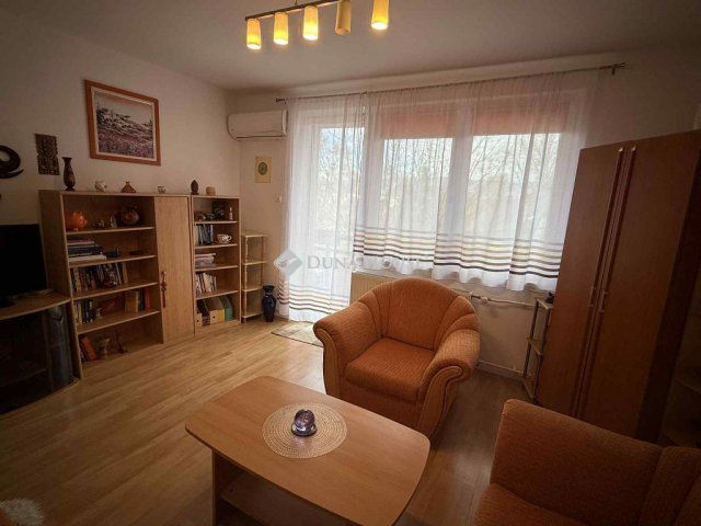 Eladó panellakás, Dorogon, Ella közben 48.9 M Ft, 2 szobás