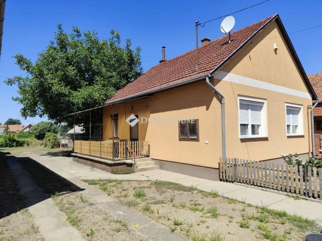 Eladó családi ház, Nagykőrösön 63 M Ft, 2 szobás