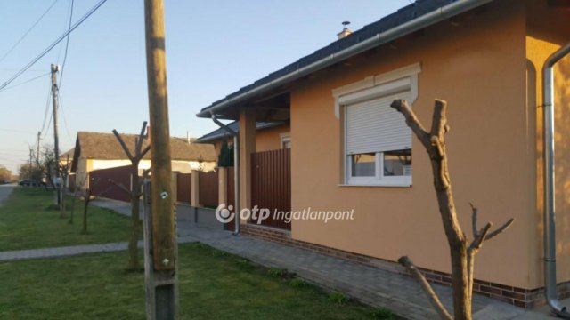 Eladó családi ház, Kunszentmártonban 78 M Ft, 3+1 szobás