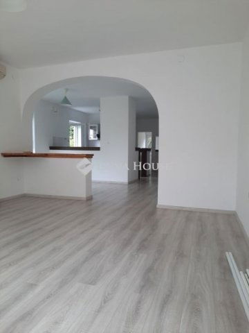 Eladó ikerház, Biatorbágyon 135 M Ft, 5 szobás