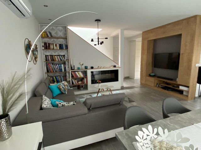 Eladó családi ház, Veresegyházon 149 M Ft, 6 szobás