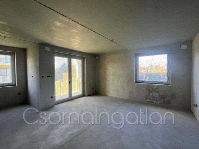 Eladó téglalakás, Csornán 52 M Ft, 2 szobás