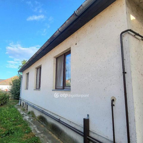 Eladó családi ház, Mikepércsen 56 M Ft, 3+1 szobás