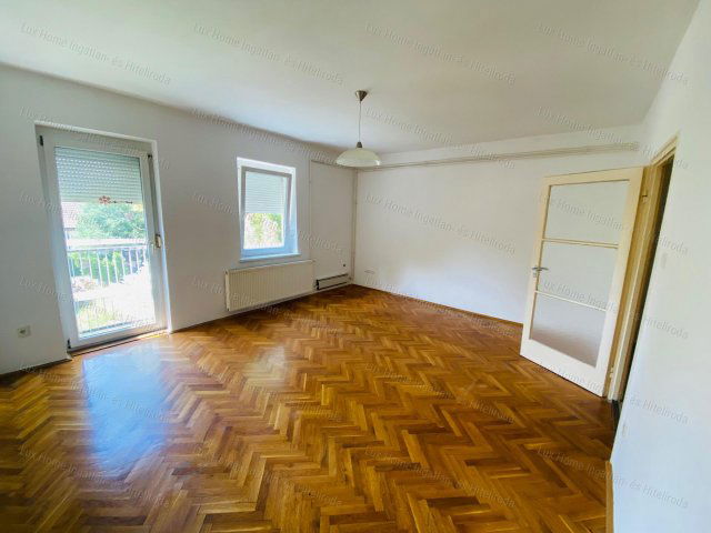 Eladó téglalakás, Komáromban 25.9 M Ft, 1 szobás