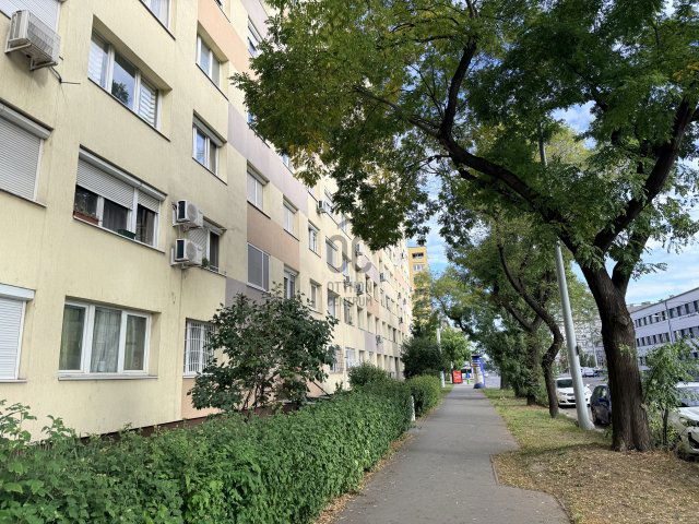 Eladó panellakás, Budapesten, XI. kerületben, Fehérvári úton