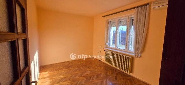 Eladó családi ház, Hajdúnánáson 74 M Ft, 6 szobás