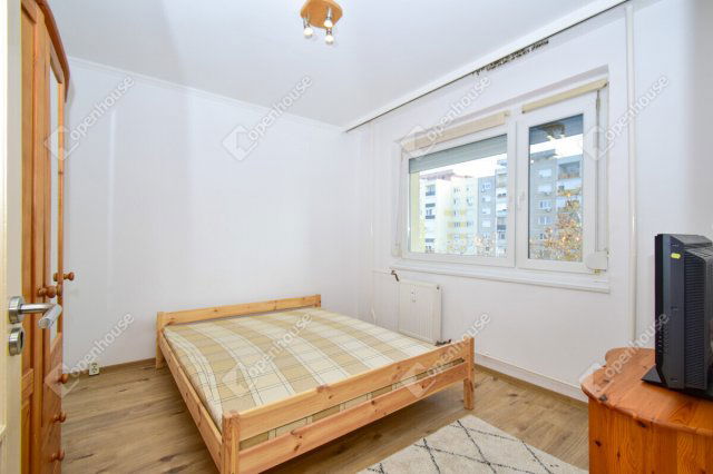 Eladó panellakás, Szegeden 51.9 M Ft, 2 szobás