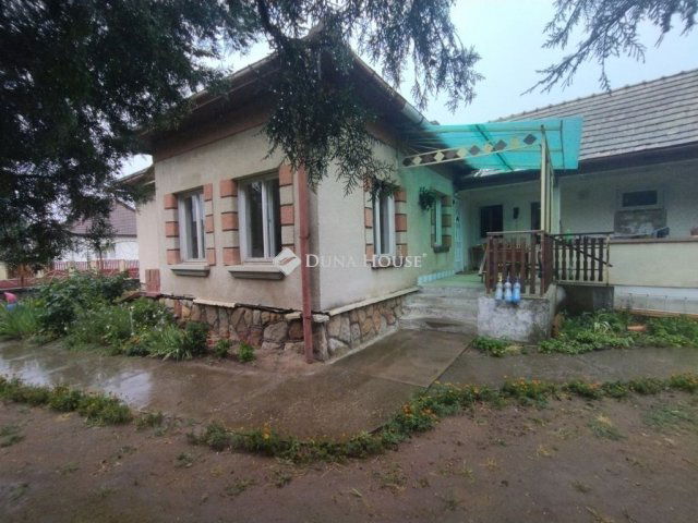 Eladó családi ház, Tápiószentmártonon 40 M Ft, 2 szobás