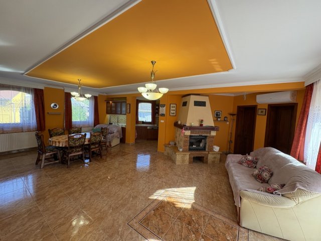 Eladó családi ház, Tabon 88.9 M Ft, 4 szobás