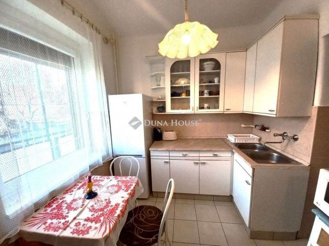 Kiadó téglalakás, albérlet, Debrecenben 160 E Ft / hó