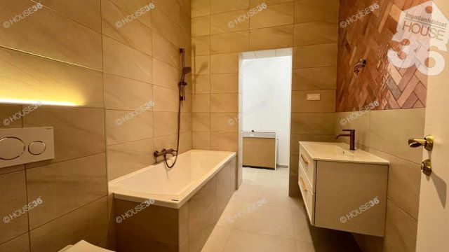 Eladó téglalakás, Kecskeméten 110 M Ft, 3 szobás