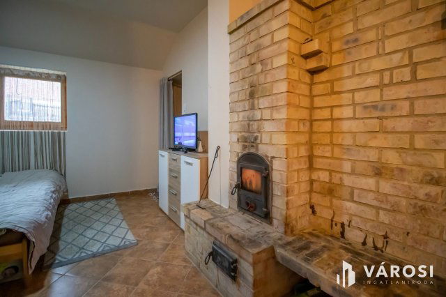 Eladó családi ház, Sukorón 75 M Ft, 3 szobás