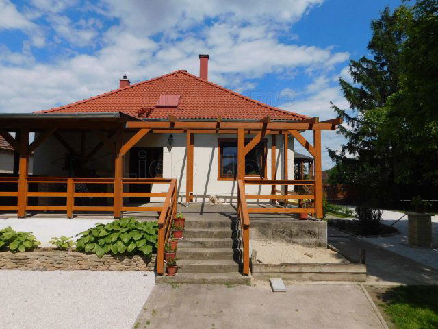 Eladó családi ház, Zalaváron 61.845 M Ft, 3 szobás