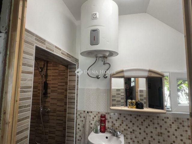 Eladó családi ház, Kincsesbányán 29.5 M Ft, 1 szobás