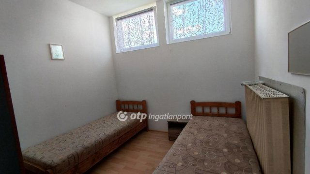 Eladó családi ház, Jászberényben 62 M Ft, 3+7 szobás