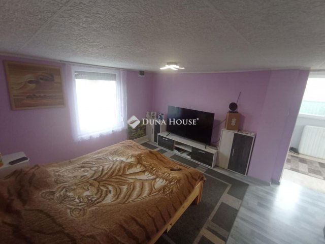 Eladó családi ház, Kecskeméten 28.7 M Ft, 1 szobás