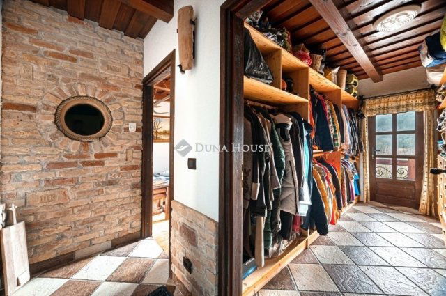 Eladó családi ház, Biatorbágyon 185 M Ft, 4 szobás