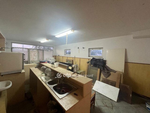 Eladó családi ház, Berettyóújfaluban 25 M Ft, 4 szobás