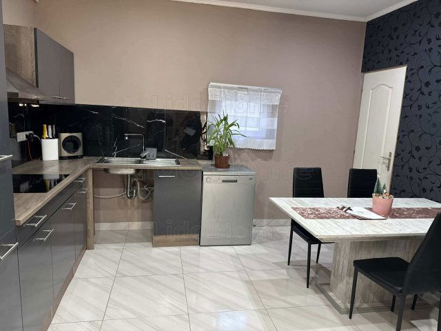 Eladó családi ház, Enyingen 57 M Ft, 5 szobás