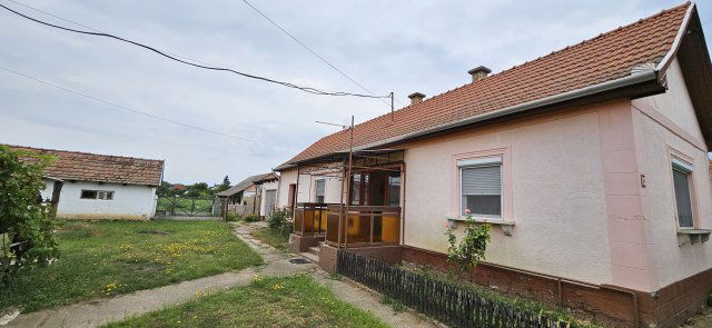 Eladó családi ház, Hosszúpályin, Bárány utcában 24.5 M Ft