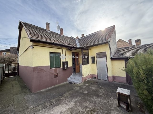 Eladó családi ház, Budapesten, XX. kerületben 64.9 M Ft