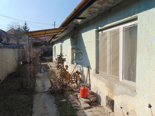 Eladó családi ház, Egerben 19.9 M Ft, 2 szobás
