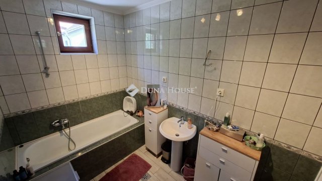 Eladó családi ház, Kapospulán 42 M Ft, 8 szobás